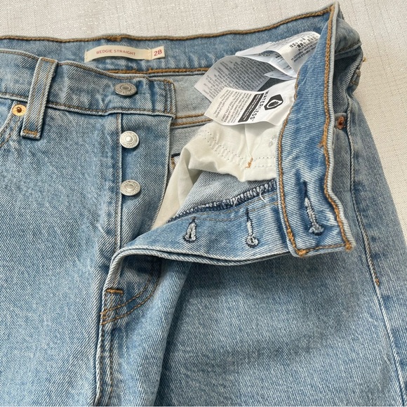 Levi's Wedgie Straight Jean With Bow Raw Hem High Rise Classic Denim Size 28 - Picture 8 of 14